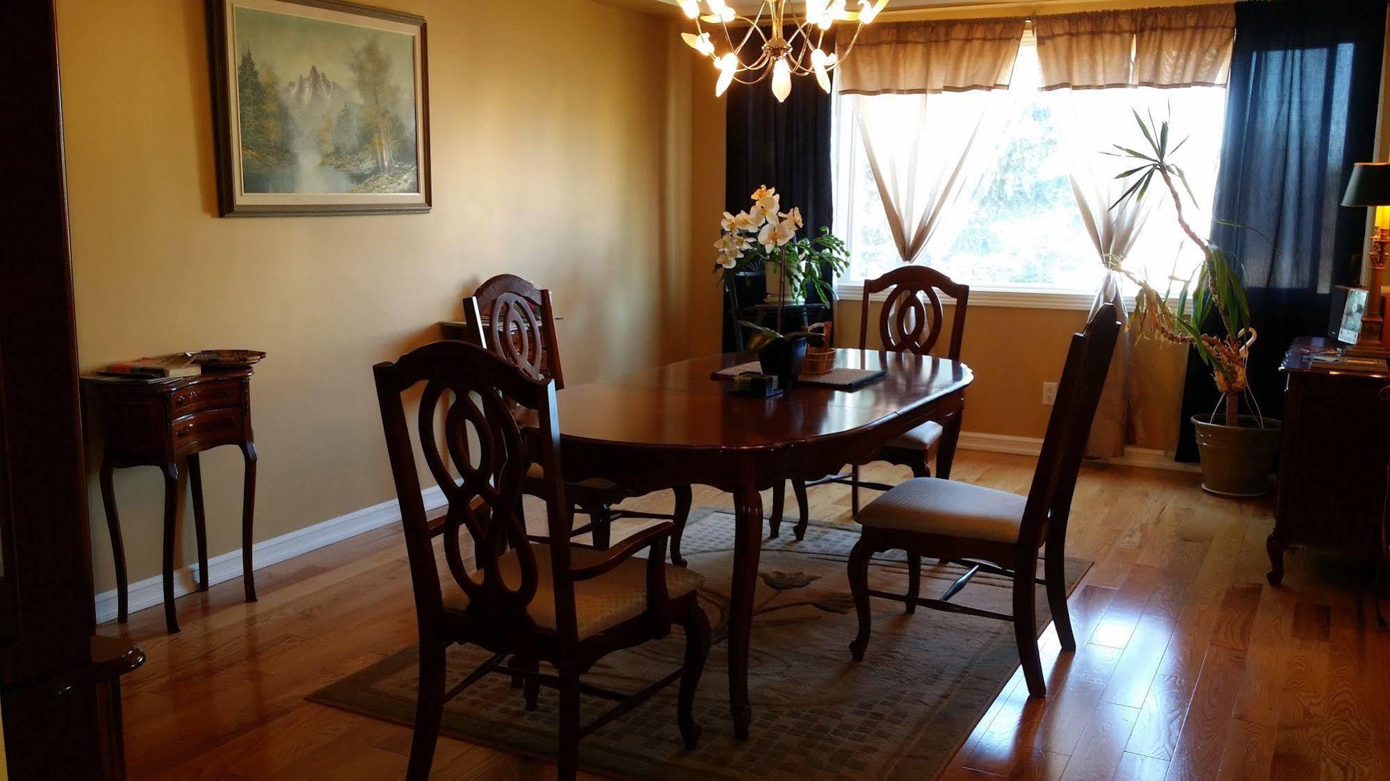 Eileen'S Bed & Breakfast/Guest House Hay River Bagian luar foto